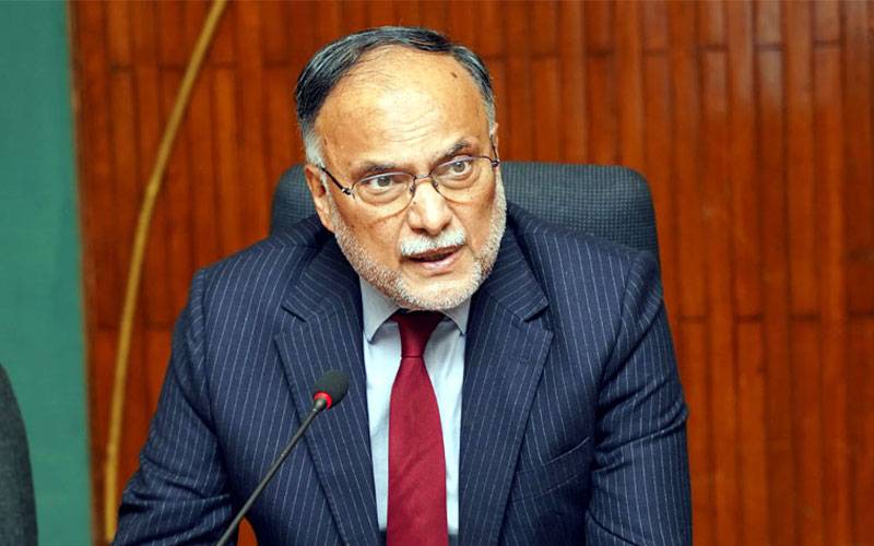 ایران جنگ جاری رہتی تو پٹرول 6 سو روپے لیٹر ہوتا، پاکستانی قیادت 193ملکوں کی محسن ہے، احسن اقبال