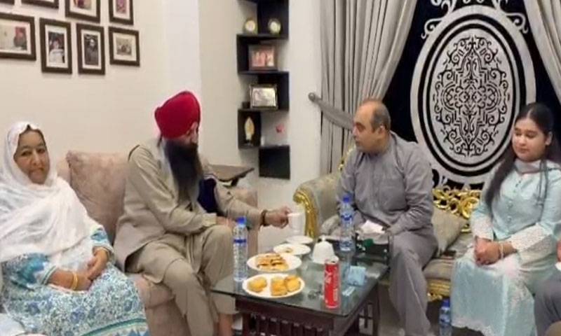 سردار رامیش سنگھ اروڑا کی تاج ہاوس آمد ،احمد کبیر تاج کی والدہ کی عیادت کی