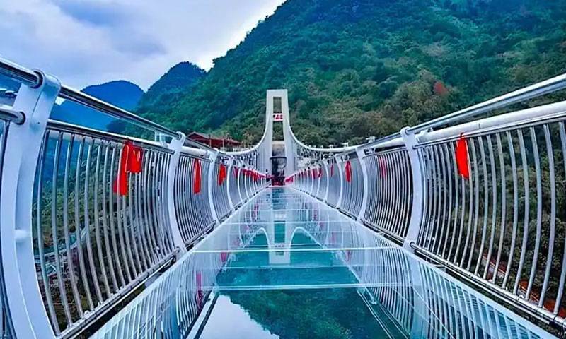 سیاحوں کی بڑی خوشخبری، مری میں پہلے سکائی گلاس پل بنانے کی منظوری 