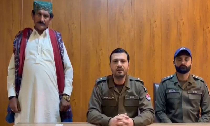 صادق آباد:کچہ کے انتہائی مطلوب ڈاکو احمد بکھرانی نے ہتھیار ڈال دیئے