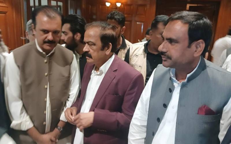سرگودھا:لیگی ایم پی اے رانا منور غوث کی گاڑی پر فائرنگ،حملہ آور فرار