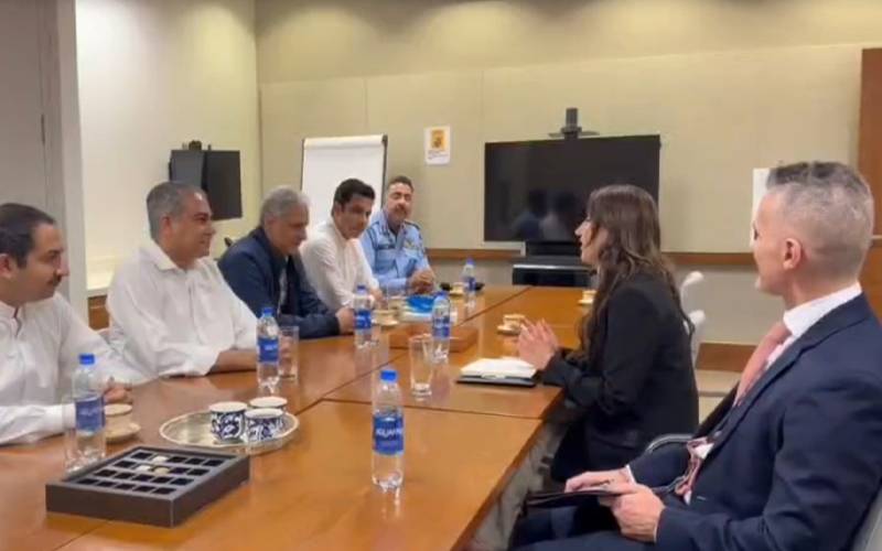 محسن نقوی کی امریکی سفارتخانے آمد، سفیر نیٹلی بیکر سے ملاقات، سکیورٹی انتظامات پر گفتگو