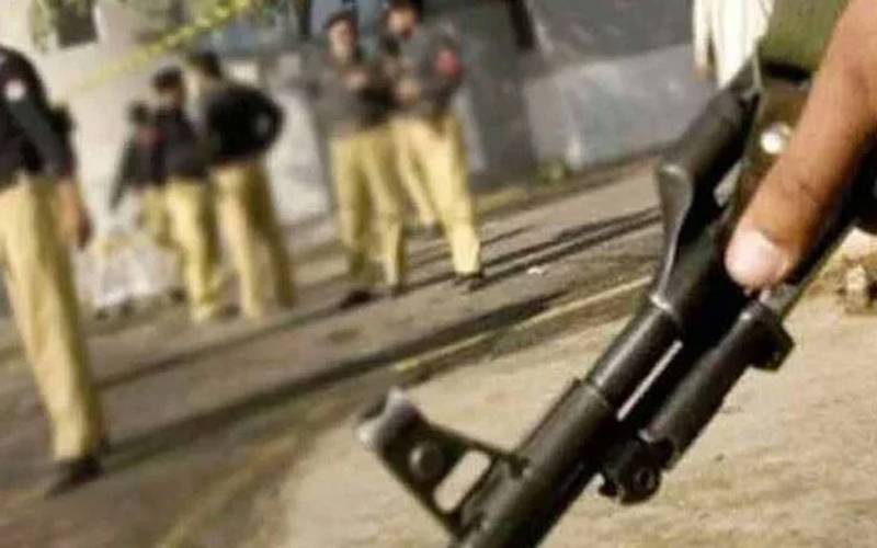 شکارپور:نامعلوم افراد کا پیپلز پارٹی رہنما کے گھر پر راکٹ لانچر سے حملہ