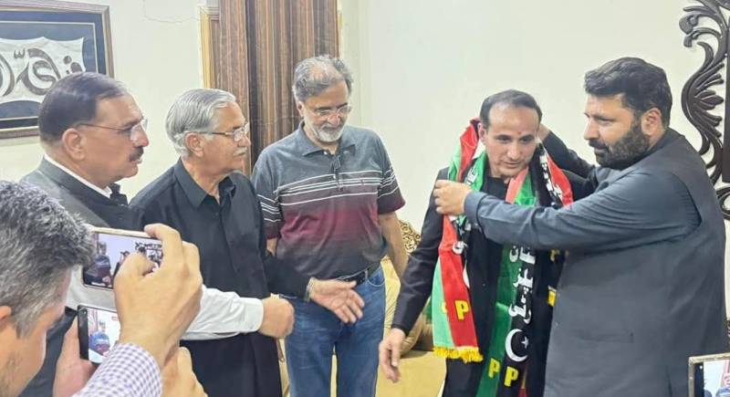 پیپلز پارٹی کا گلگت بلتستان میں تحریک انصاف کو بڑا سیاسی دھچکا 