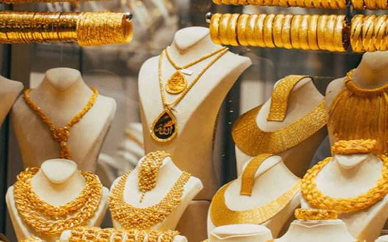 5روز میں سونے کی قیمت میں 15ہزار روپے کی کمی؟ فی تولہ کتنے میں دستیاب؟