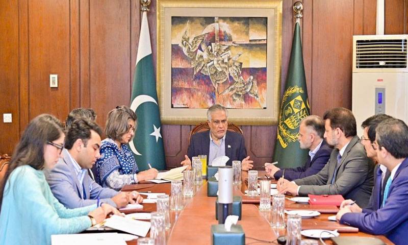 پاکستان خطے میں قیام امن کیلئے ثالثی کرتا رہے گا، اسحاق ڈار 