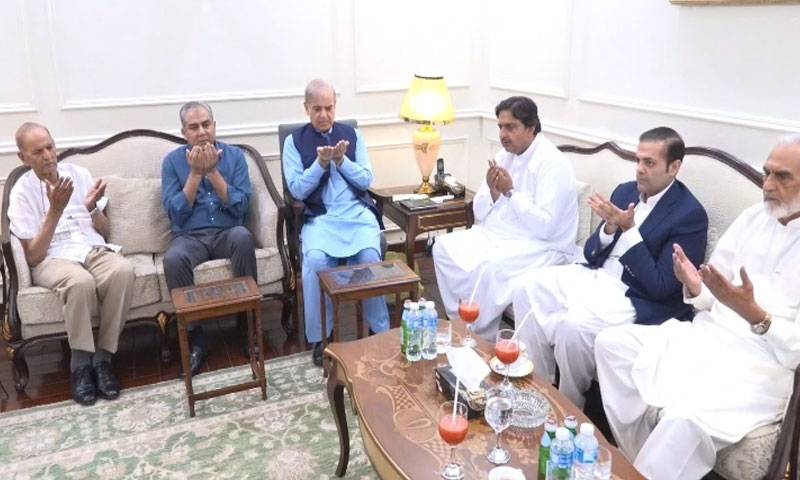 وزیراعظم شہباز شریف کی سپیکر ملک محمد، وزیر مملکت ملک رشید احمد سے تعزیت