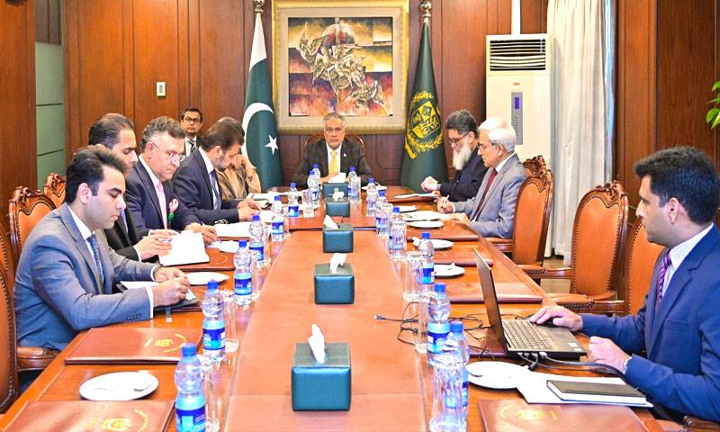 اسحاق ڈار کی مشرق وسطیٰ میں قیام امن کیلئے مثبت کردار اد ا کرنے کی یقین دہانی