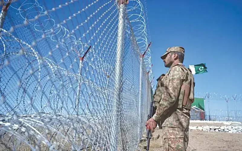 پاک فوج کاافغان طالبان کی جارحیت پربھرپور جواب،متعدد چوکیاں،گاڑیاں تباہ 
