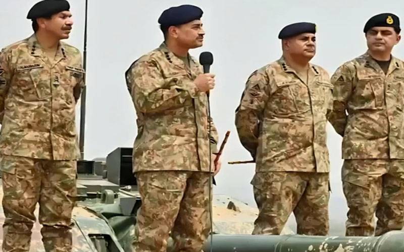 فیلڈ مارشل سید عاصم منیر کا ٹلہ فائرنگ رینج کا دورہ، تربیتی مشقوں کا جائزہ لیا