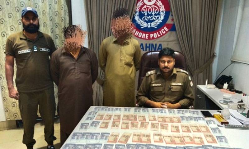 کاہنہ : ڈکیتی کی مبینہ واردات کا ڈراپ سین،جھوٹی اطلاع پر ملزم ساتھی سمیت گرفتار 