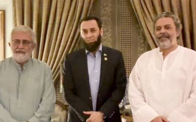 عطا تارڑ کی سردار ذوالفقار کھوسہ کے گھر آمد، تعزیت اور فاتحہ خوانی کی