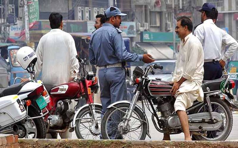 ٹریفک جرمانوں میں کمی کا بل گورنر پنجاب کی منظوری کا منتظر