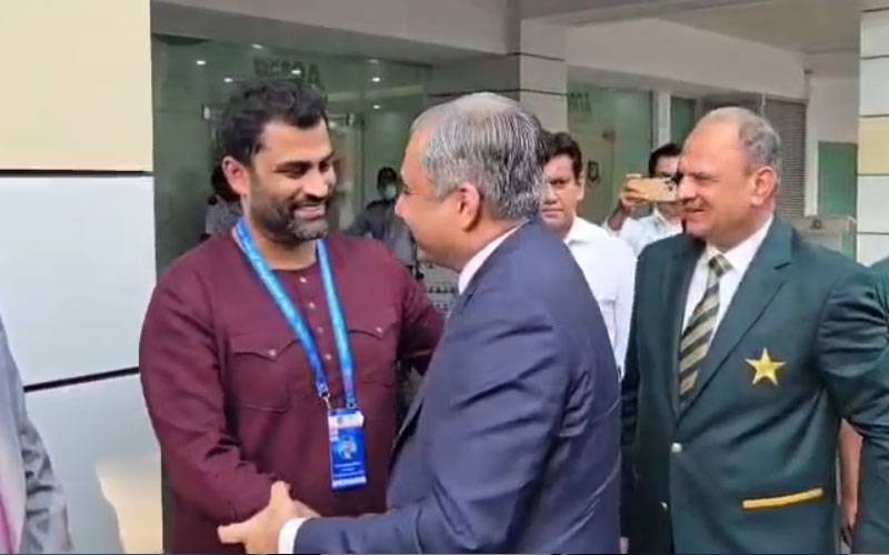  چئیرمین پی سی بی محسن نقوی کی سٹیڈیم آمد ،تمیم اقبال نے استقبال کیا 