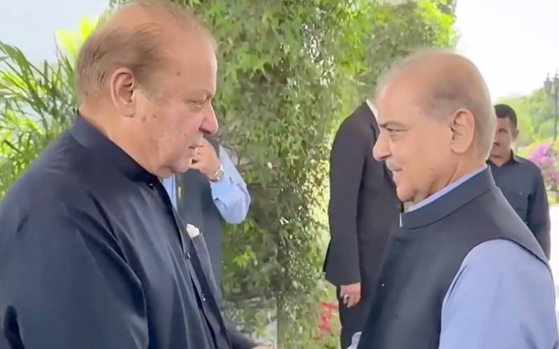 وزیراعظم کی نواز شریف سے ملاقات، سیاسی اور حکومتی امور پر تبادلہ خیال