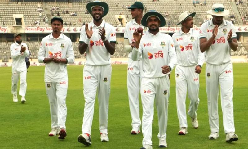 ڈھاکہ ٹیسٹ کے تیسرے روز کا کھیل ختم، پاکستانی ٹیم پہلی اننگز میں 386 پرآل آئوٹ