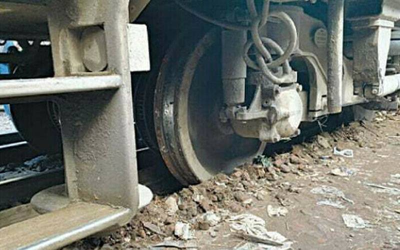 ٹھٹھہ، بریک فیل، مال گاڑی حادثے کا شکار