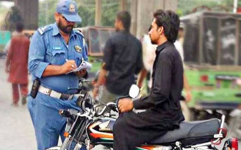 ٹریفک جرمانوں میں کمی، سزائیں ختم کرنے سے متعلق گزٹ نوٹیفکیشن جاری