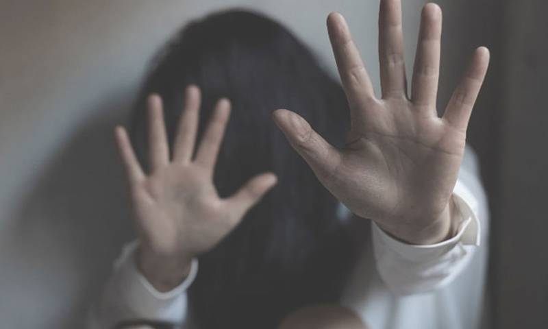 خواجہ سراء اور خاتون سے مبینہ اجتماعی زیادتی کے مقدمات درج