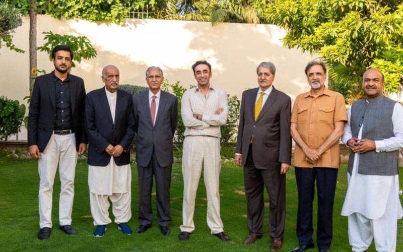  بلاول بھٹو زرداری سے پارٹی رہنماؤں کی اہم ملاقاتیں، ملکی سیاسی صورتحال پر بات چیت