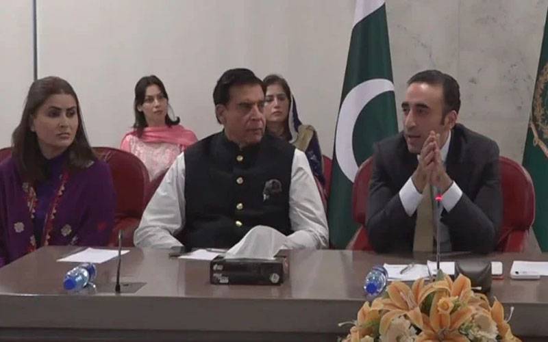  پریس بریفنگ کے دوران بلاول بھٹو نے شازیہ مری کو ڈانٹ دیا