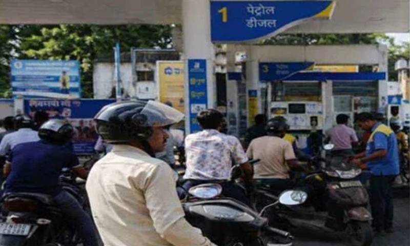   بھارت میں چار سال بعد فیول کی قیمتوں میں بڑا اضافہ