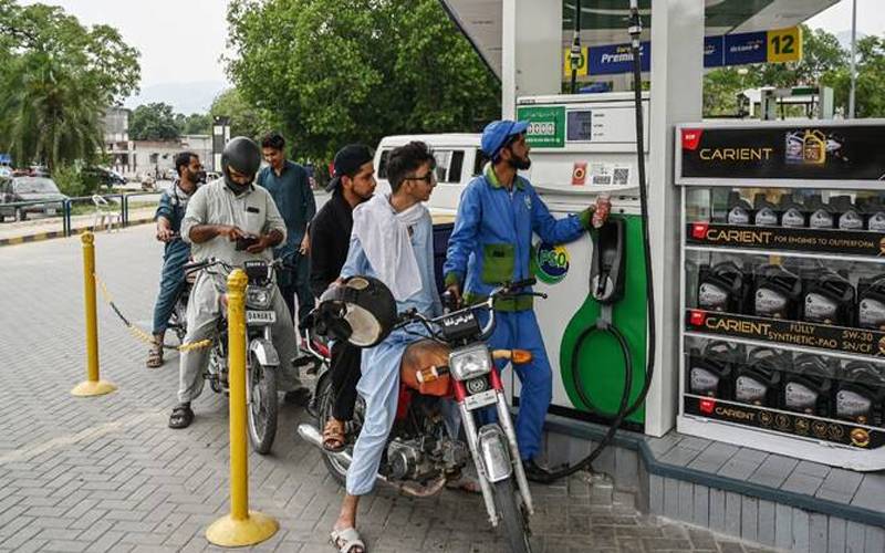 موٹر سائیکل چلانے والوں کو ریلیف،خیبرپختونخوا حکومت شہریوں سے ہاتھ کر گئی 