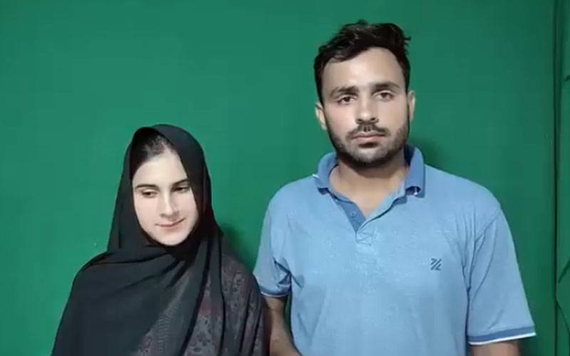  آئی جی خود نوٹس لیں، پورا گاؤں جلانے والوں کو سزا دلوائیں، سدرہ چنہ کی اپیل