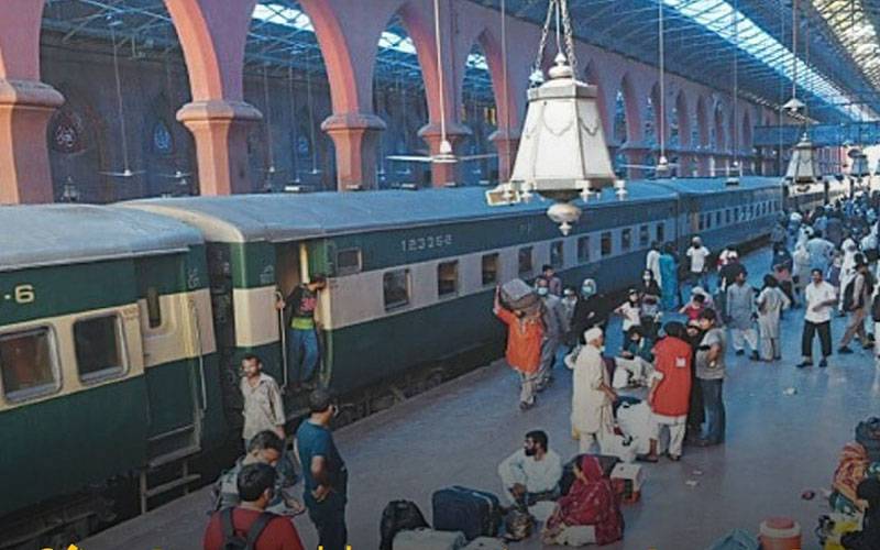 مالیاتی کارکردگی کےدعوے ٹھس، پاکستان ریلوےملازمین کے 21 ارب 36 کروڑ کے واجبات باقی