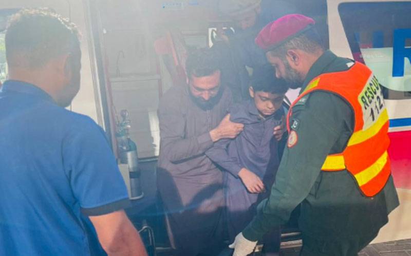 وزیراعلیٰ پنجاب کی ہدایت پر چلاس کے 2بیمار بچوں کو ایئر ایمبولنس کے ذریعے لاہور منتقل
