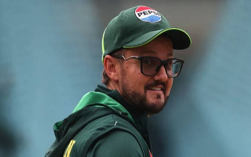 مائیک ہیسن نے وائٹ بال کیمپ کو مستقبل کیلیے اہم ترین قرار دے دیا 
