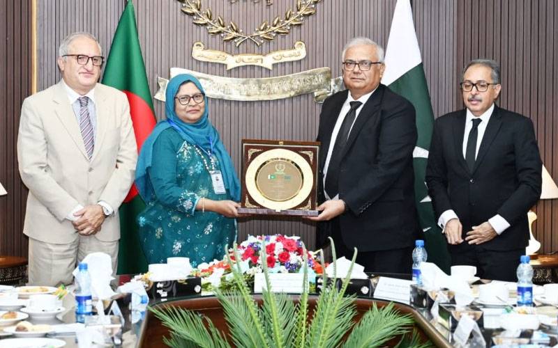 چیف جسٹس امین الدین سے بنگلہ دیشی وفدکی ملاقات،آئینی عدالتی نظام پر تبادلہ خیال