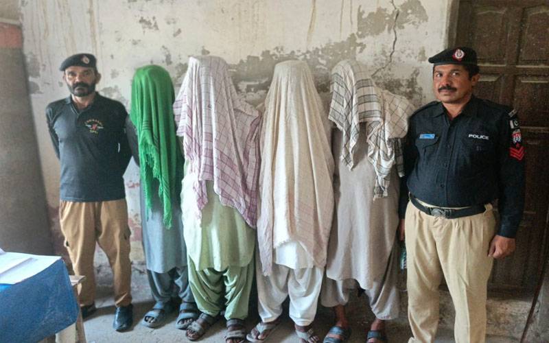  پسند کی شادی پر گاؤں جلانے کے مقدمے میں پولیس کی کارروائی،مزید 4 ملزمان گرفتار