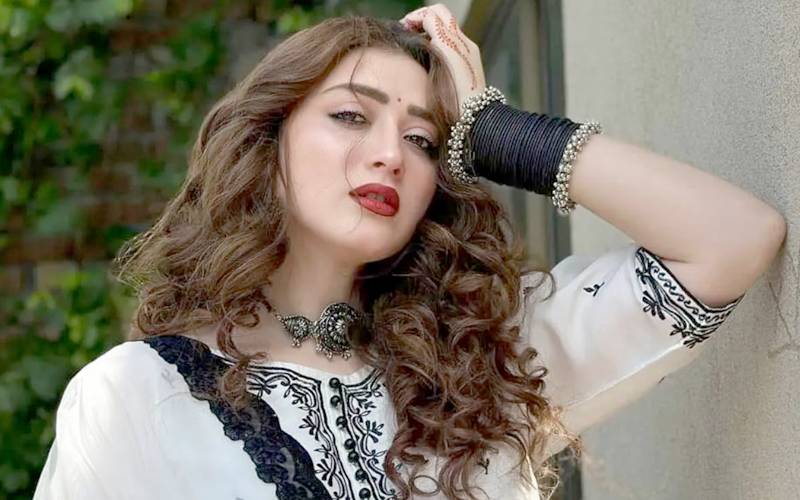 مومنہ اقبال کو ہراساں کرنے والا ایم پی اے ثاقب خان چدھڑ نکلا