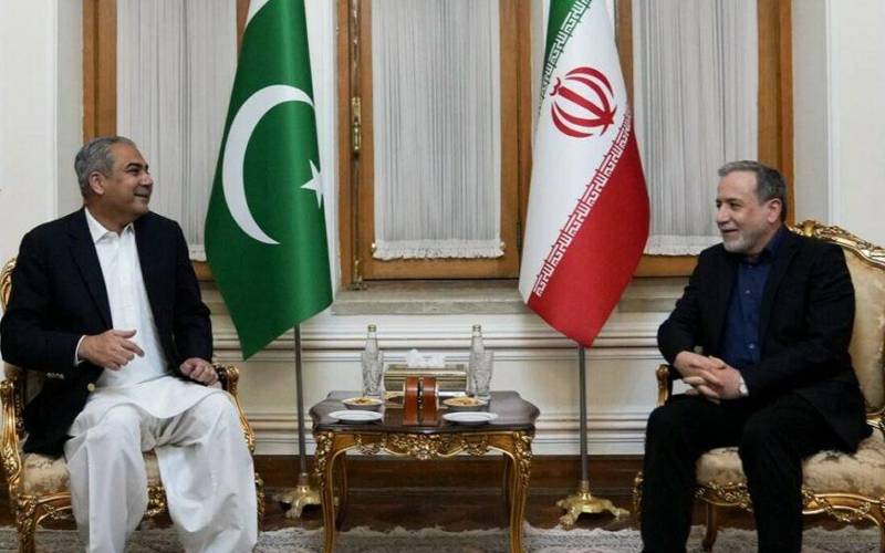 وفاقی وزیرِ داخلہ محسن نقوی کی  ایرانی وزیرِ خارجہ عباس عراقچی سے ملاقات