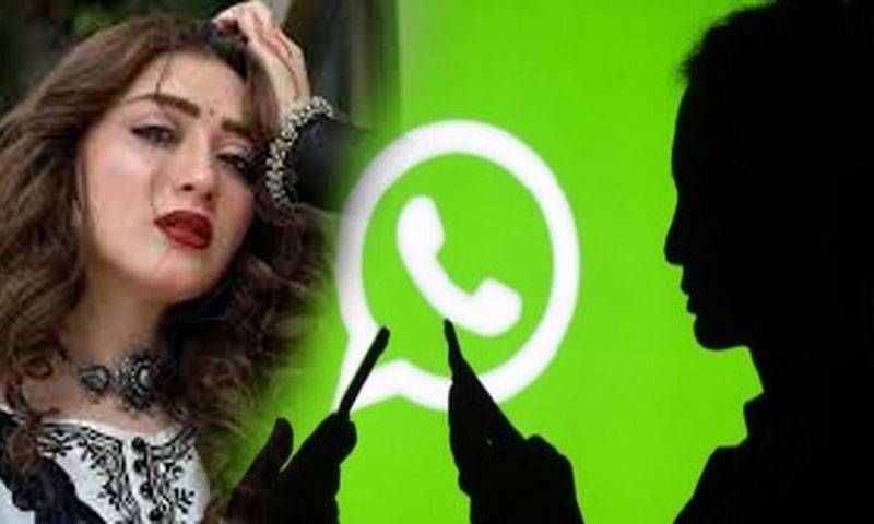 نامور ماڈل اداکارہ مومنہ اقبال کا واٹس ایپ ہیک ہوگیا 