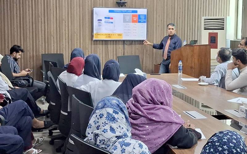   فالج کے مریضوں کو بہترین طبی سہولیات کی فراہمی اولین ترجیح: پروفیسر قاسم بشیر