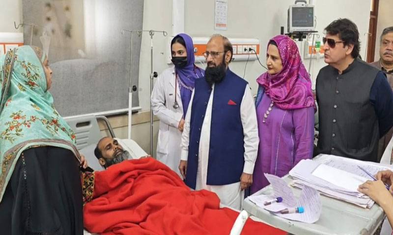 وائس چانسلر فاطمہ جناح میڈیکل یونیورسٹی کا عید الاضحیٰ پر سر گنگا رام ہسپتال کا دورہ