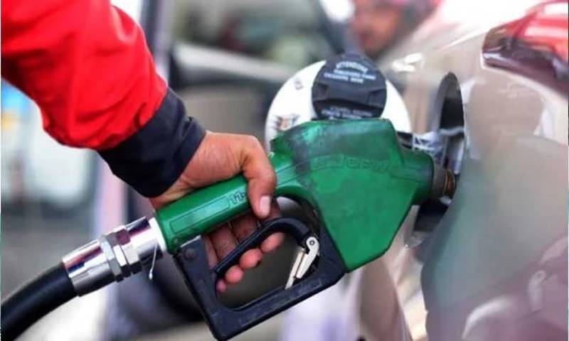 پیٹرولیم مصنوعات کی قیمتوں میں نمایاں کمی کا امکان