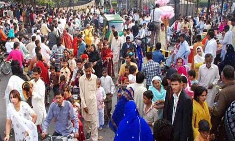 عید کا تیسرا روز: قربانی اور دعوتوں کے ساتھ سیرسپاٹوں کا پلان بھی تیار