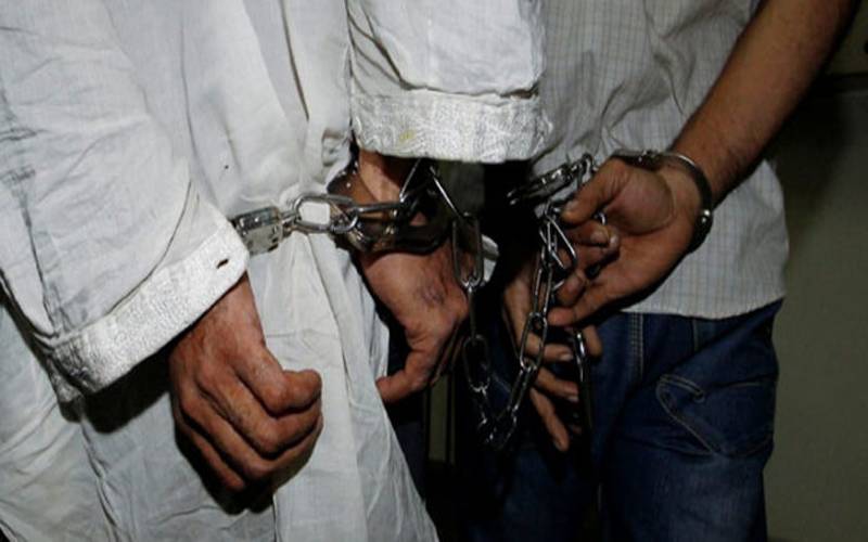  قربانی کا گوشت اکٹھا کرنے کے بہانے باپ بیٹے کی ایک کروڑ سے زائد کی وارداتیں،گرفتار