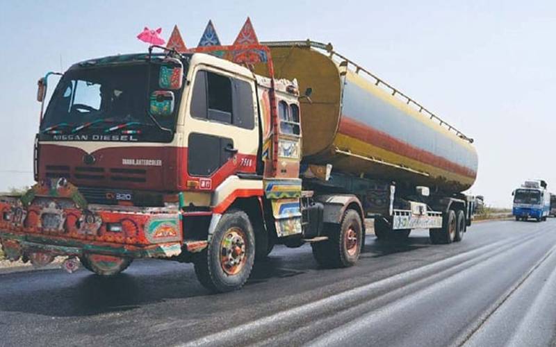 کوہ سلیمان ؛قومی شاہراہ کوئٹہ روڈ پر پٹرول ٹینکر الٹ گیا 