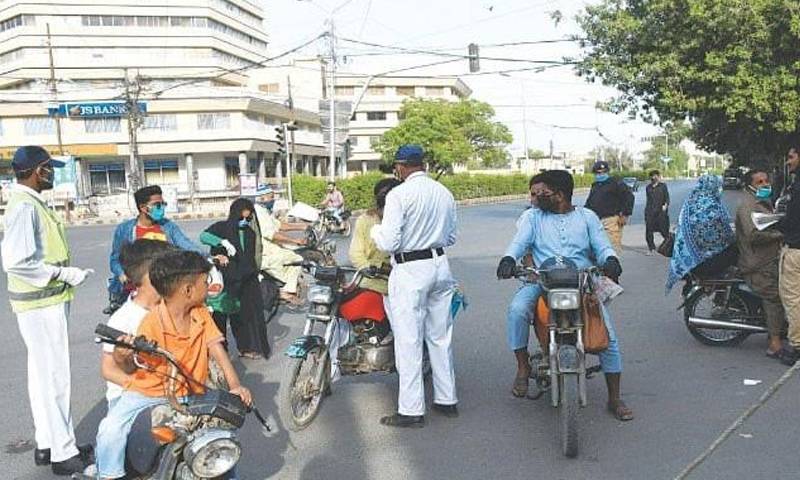 ٹریفک کے بھاری جرمانوں کیخلاف لاہور ہائیکورٹ میں درخواست دائر
