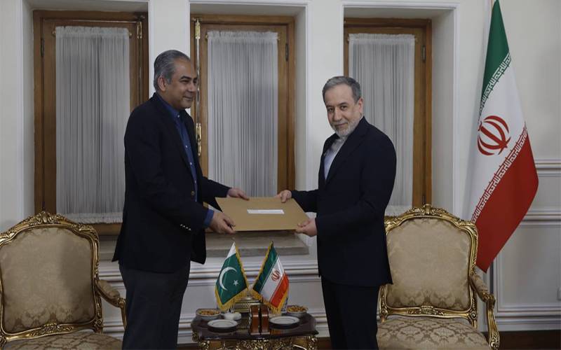 محسن نقوی کی عباس عراقچی سے ملاقات، امریکا ایران مذاکراتی عمل پر تبادلہ خیال 