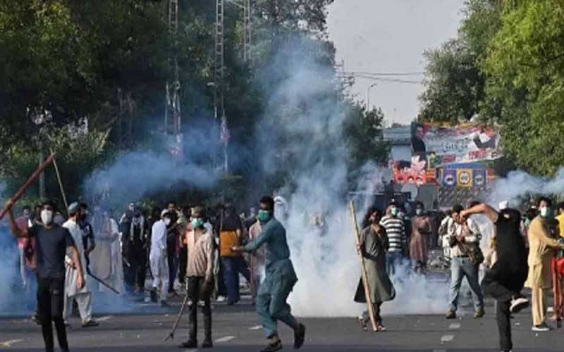 کالعدم ایکشن کمیٹی کےمسلح شرپسند عناصر کی فائرنگ،4 اہلکار شہید،20 سے زائد زخمی