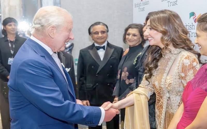 ماہرہ خان کی لندن میں برطانوی بادشاہ چارلس سے ملاقات، ویڈیو وائرل