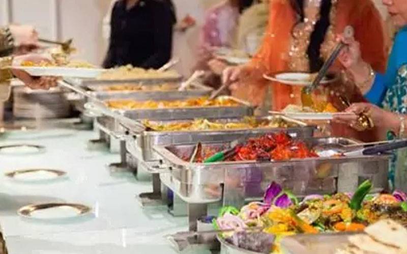 حیدر آباد :شادی میں کسٹرڈ کھانے سے 100 افراد ہسپتال پہنچ گئے 