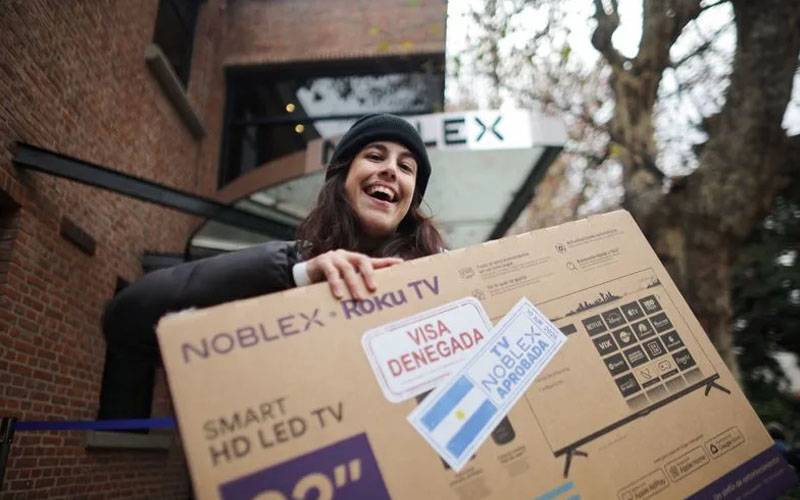 امریکہ کا ویزا مسترد ہونے پرفٹبال ورلڈ کپ دیکھنے کیلئے مفت ٹی وی کی پیشکش