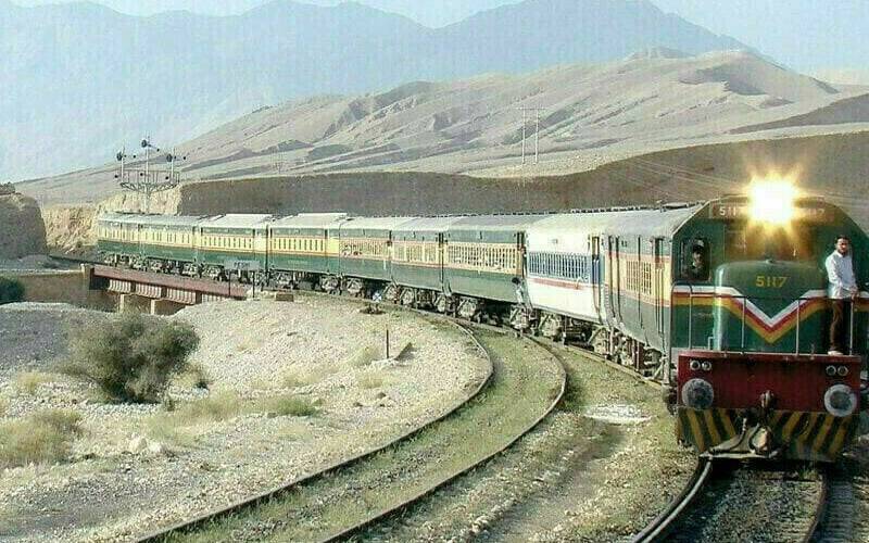  اہم ترین روٹ پر چلنے والی جعفر ایکسپریس ٹرین دوسرے روز بھی معطل،مسافر پریشان