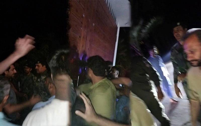 کاؤنٹر نارکوٹکس فورس کا صوبائی وزیر کے ماموں کے گھر پر چھاپہ، دو گرفتار